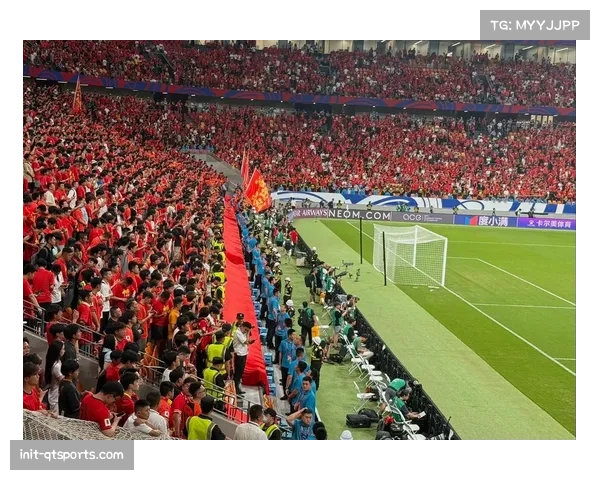 重庆龙兴足球场3月14日迎中超首秀,容纳6万观众专业球场 重庆龙兴足球场3月14日迎中超首秀,容纳6万观众专业球场